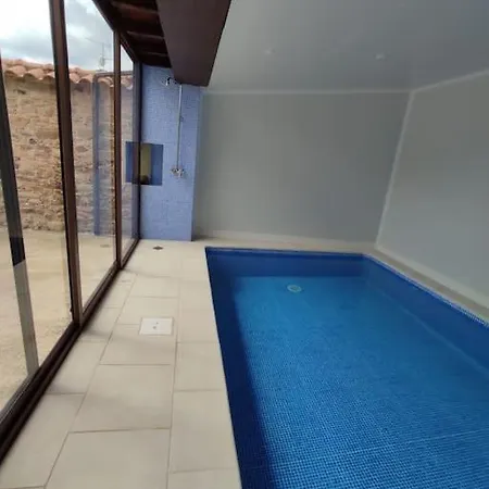 Astorga. Leon. Piscina. Casa Val De San Lorenzo. 度假居