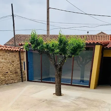 Astorga. Leon. Piscina. Casa Val De San Lorenzo. * Val De San Lorenzo