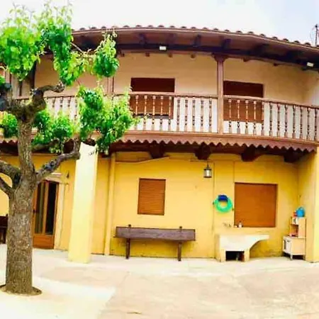 Astorga. Leon. Piscina. Casa Val De San Lorenzo. *
