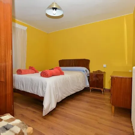 Astorga. Leon. Piscina. Casa Val De San Lorenzo. Val De San Lorenzo