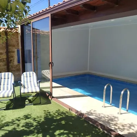 Astorga. Leon. Piscina. Casa Val De San Lorenzo. 度假居 *