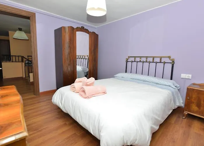 Сasa de vacaciones Astorga. León. Piscina. Casa Val De San Lorenzo. *