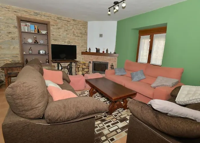 Astorga. León. Piscina. Casa Val De San Lorenzo. Сasa de vacaciones Val De San Lorenzo